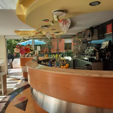 Mirage Отель Римини